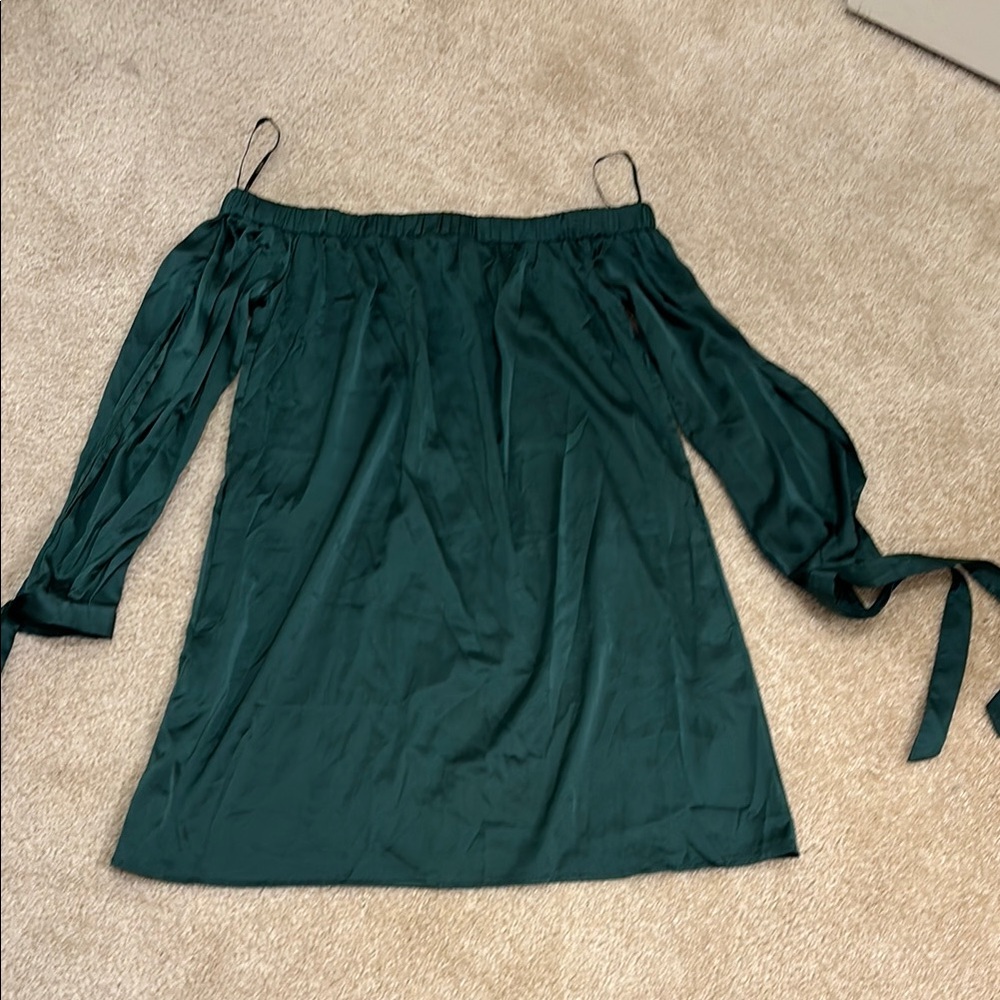 Essue Green Off-Shoulder Bishop Sleeve Sundress
